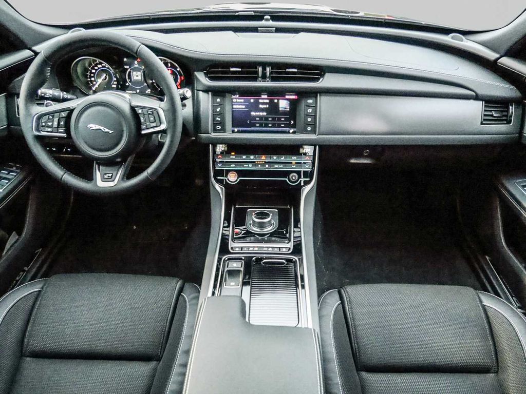 Jaguar XF 2018