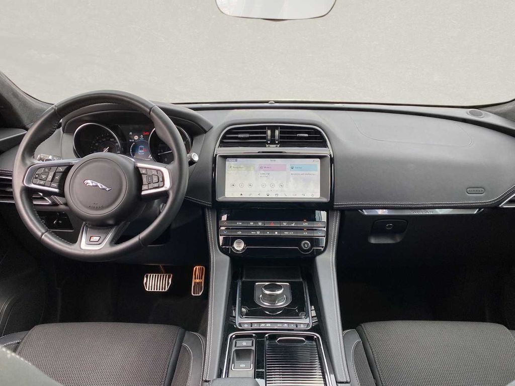 Jaguar F-Pace 2019