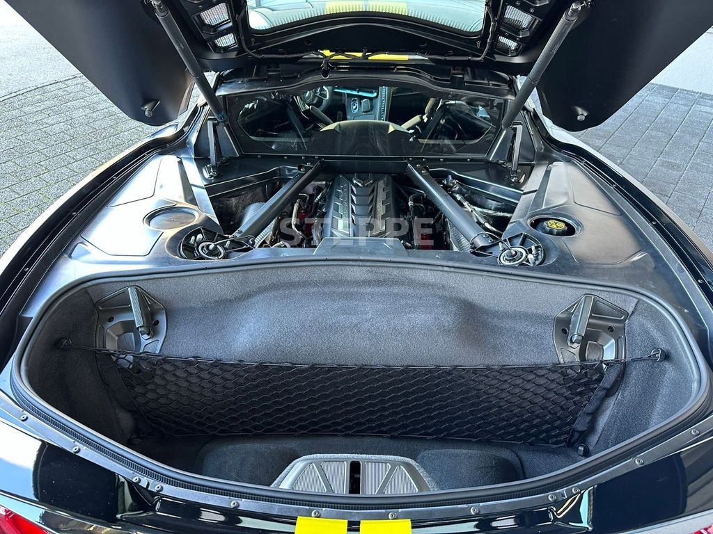 Corvette C8 2025