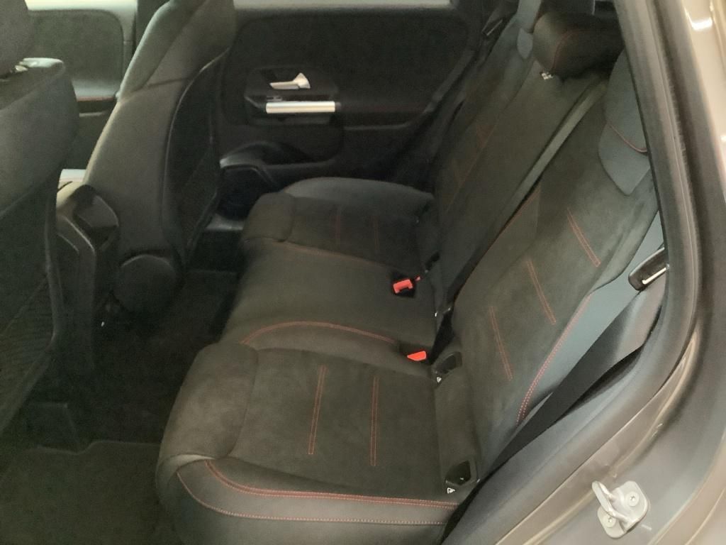 Mercedes-Benz B 220 2025