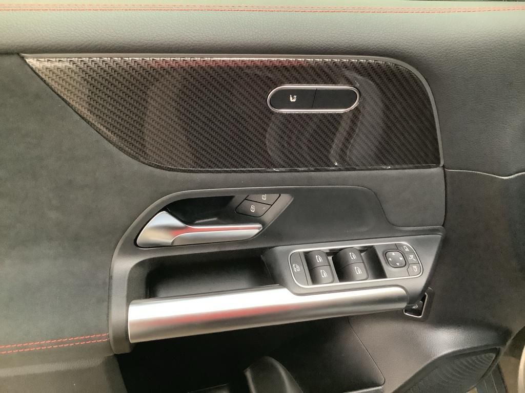 Mercedes-Benz B 220 2025