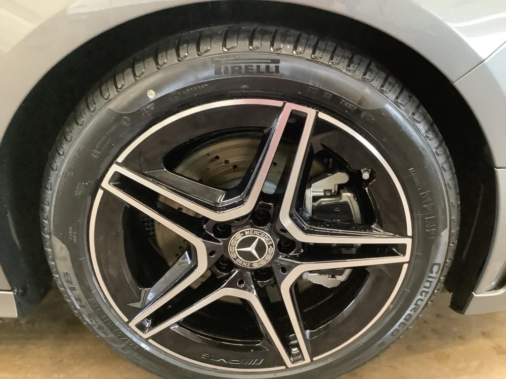 Mercedes-Benz B 220 2025