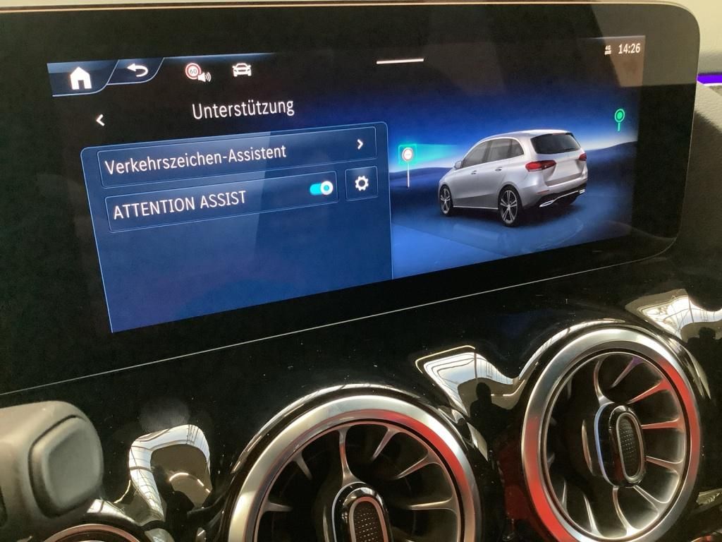 Mercedes-Benz B 220 2025