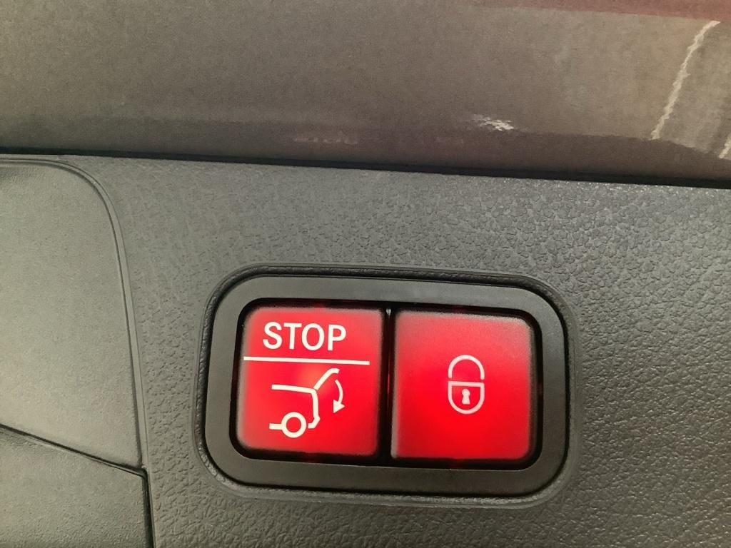 Mercedes-Benz B 220 2025