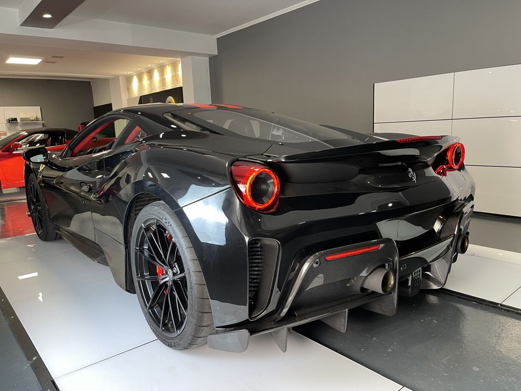 Ferrari 488 Pista 2019