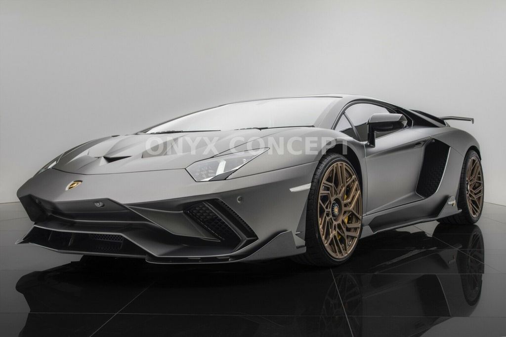 Lamborghini Aventador 2019