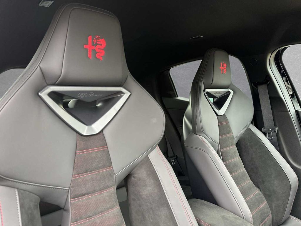 Alfa Romeo Junior 2025