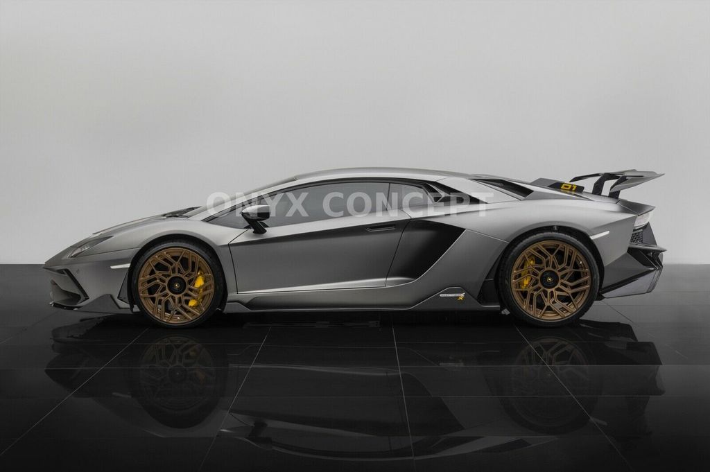 Lamborghini Aventador 2019