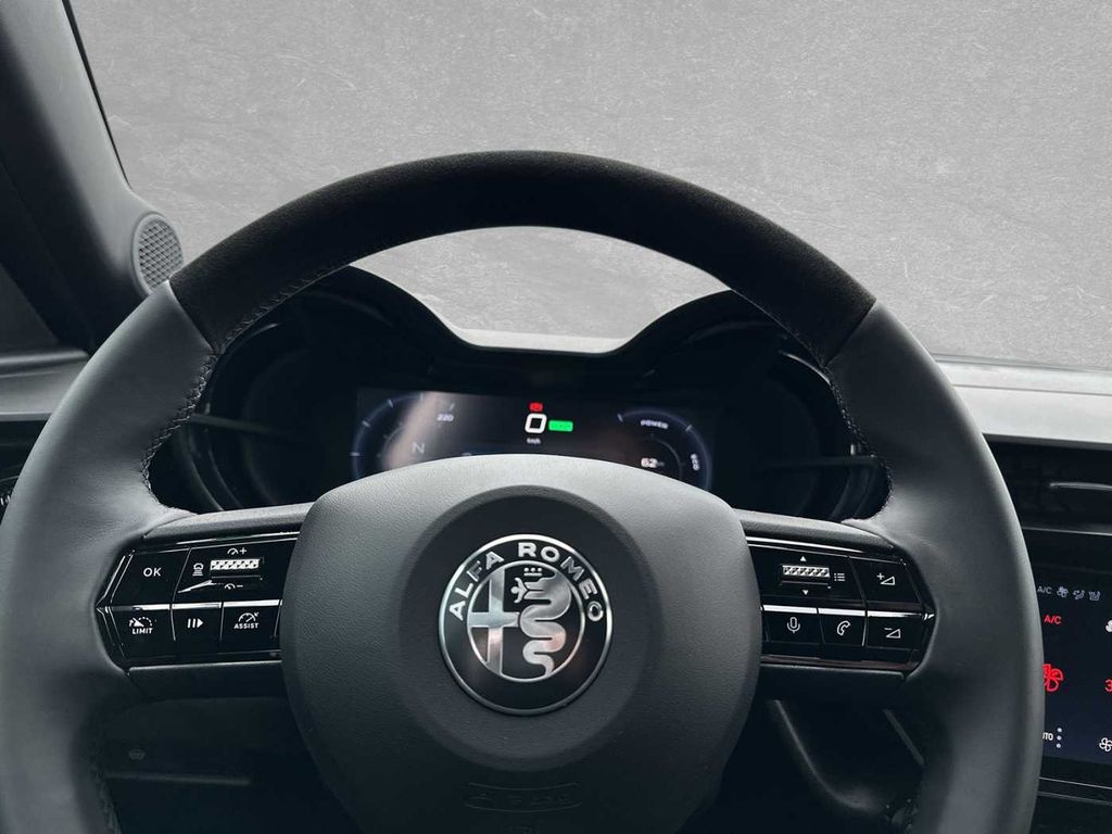 Alfa Romeo Junior 2025