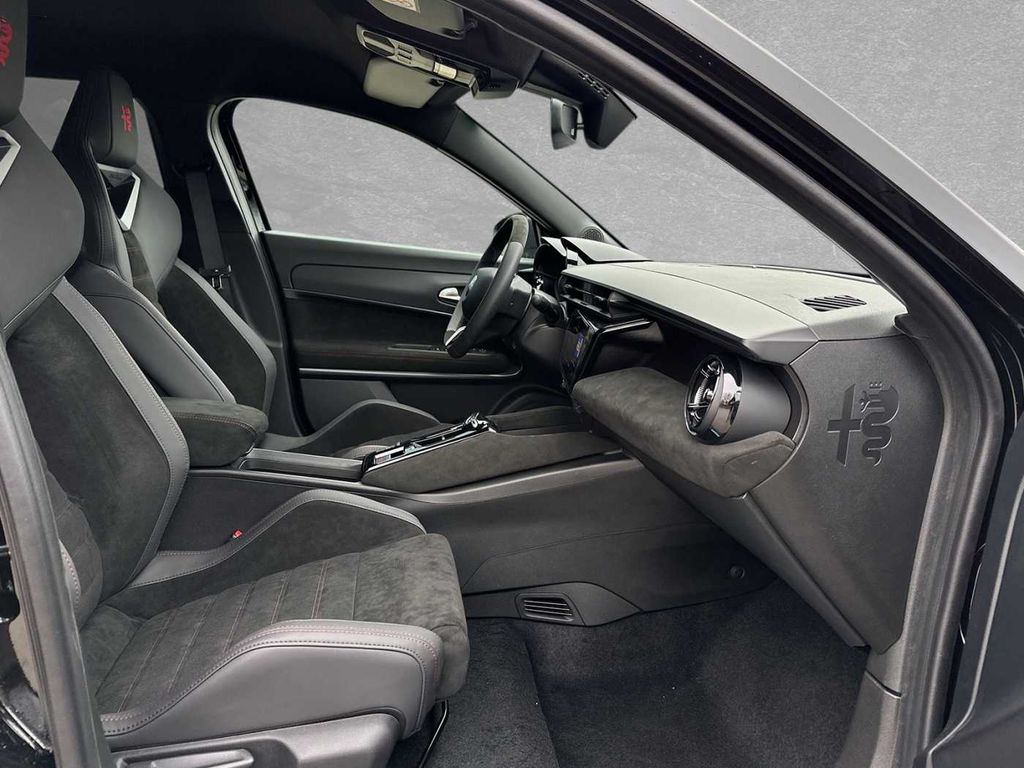 Alfa Romeo Junior 2025