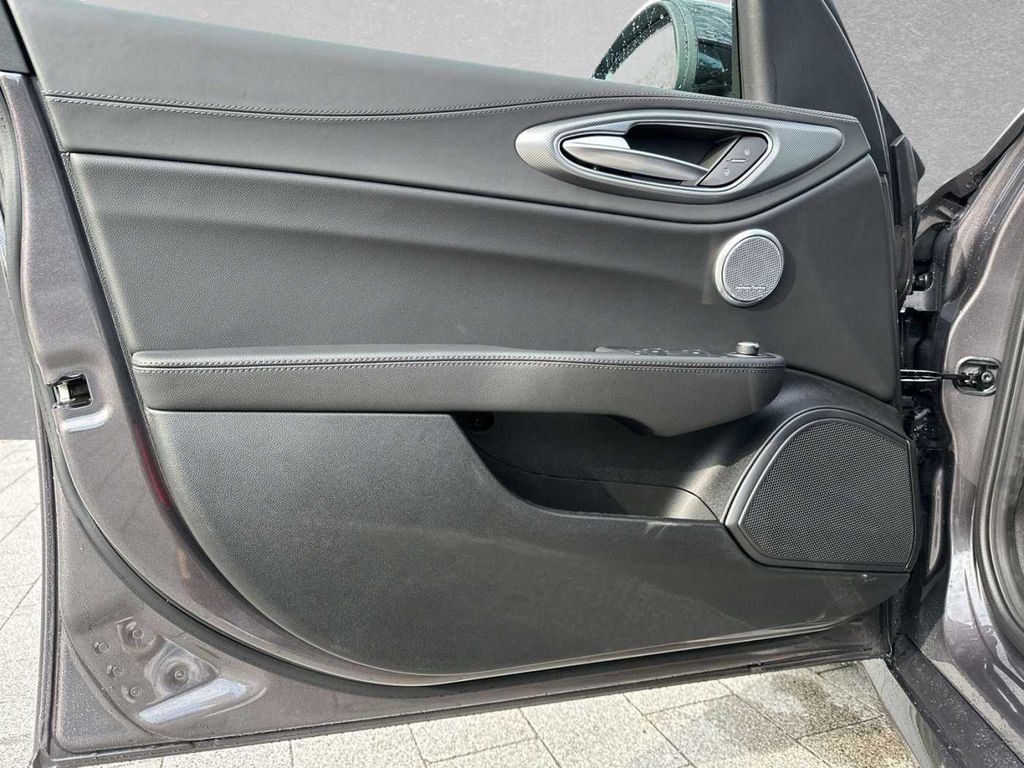 Alfa Romeo Giulia 2024