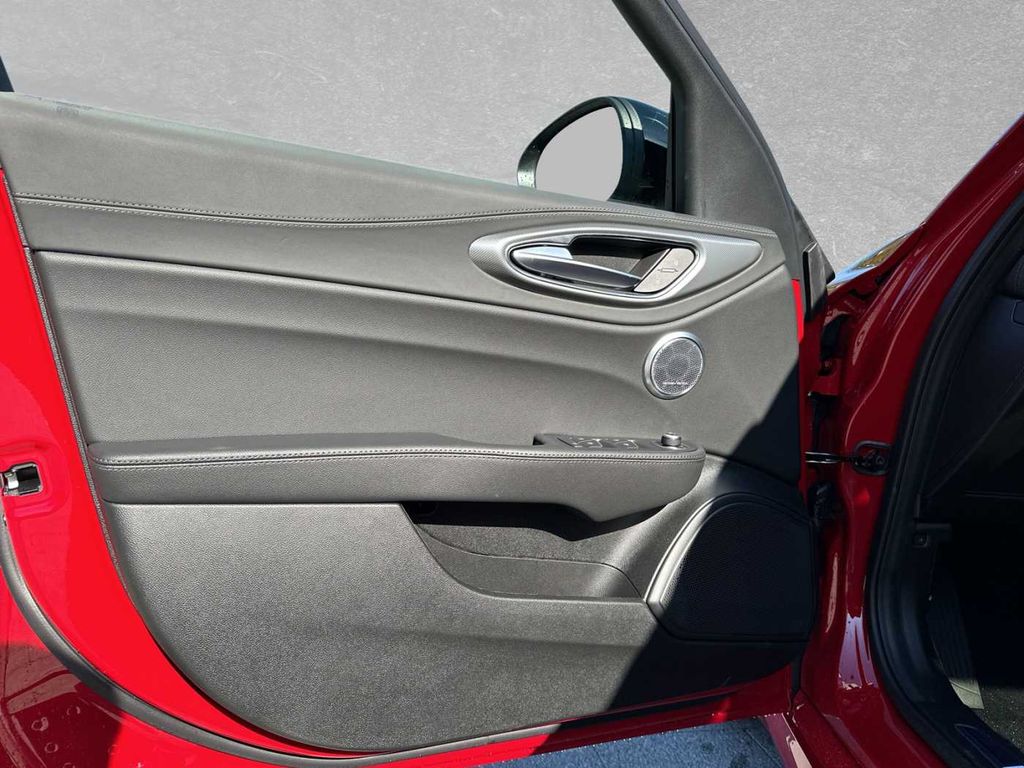 Alfa Romeo Giulia 2024