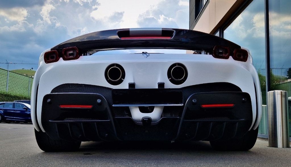 Ferrari SF90 2021