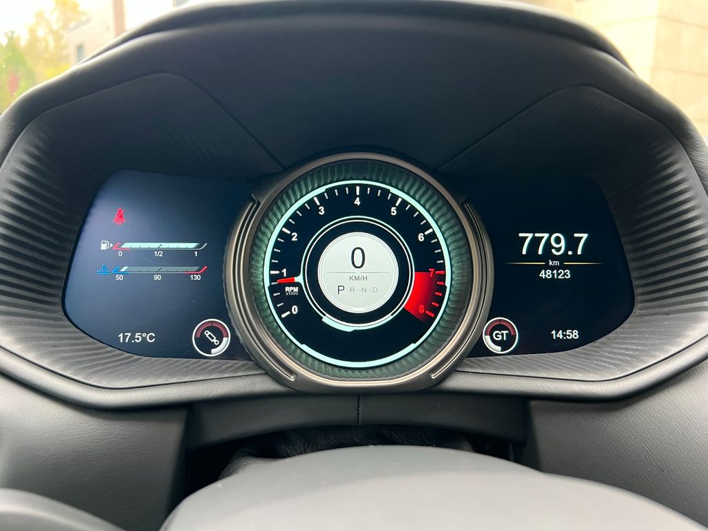 Aston Martin DB11 2020