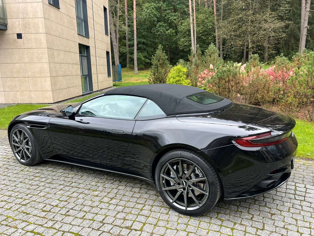 Aston Martin DB11 2020