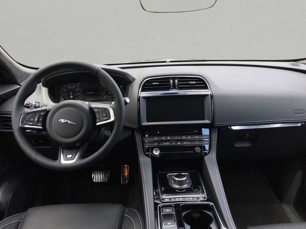 Jaguar F-Pace 2020