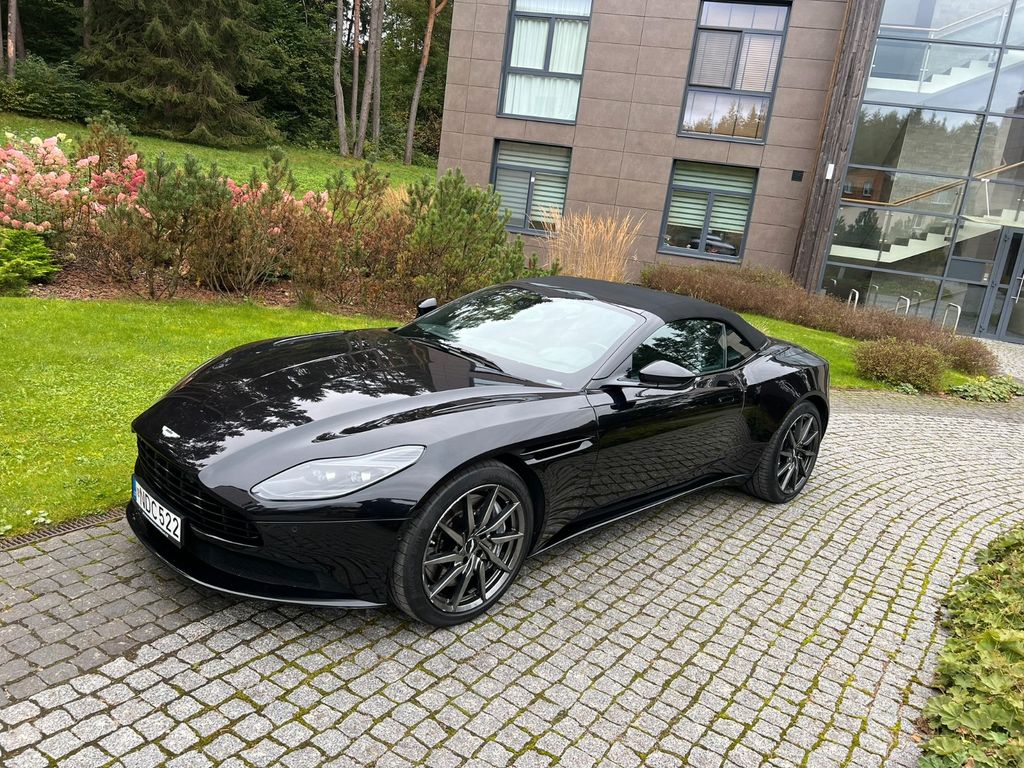 Aston Martin DB11 2020