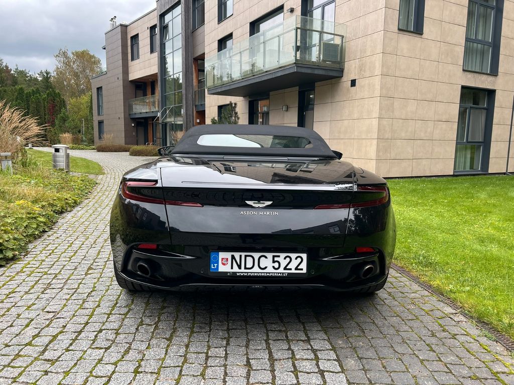 Aston Martin DB11 2020