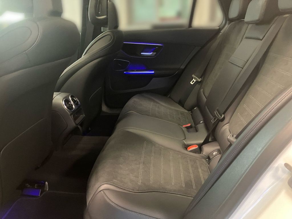 Mercedes-Benz C 220 2025