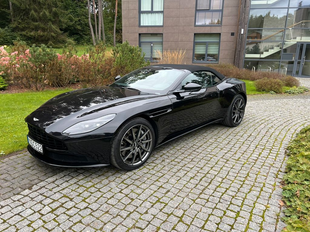 Aston Martin DB11 2020