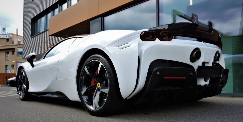 Ferrari SF90 2021