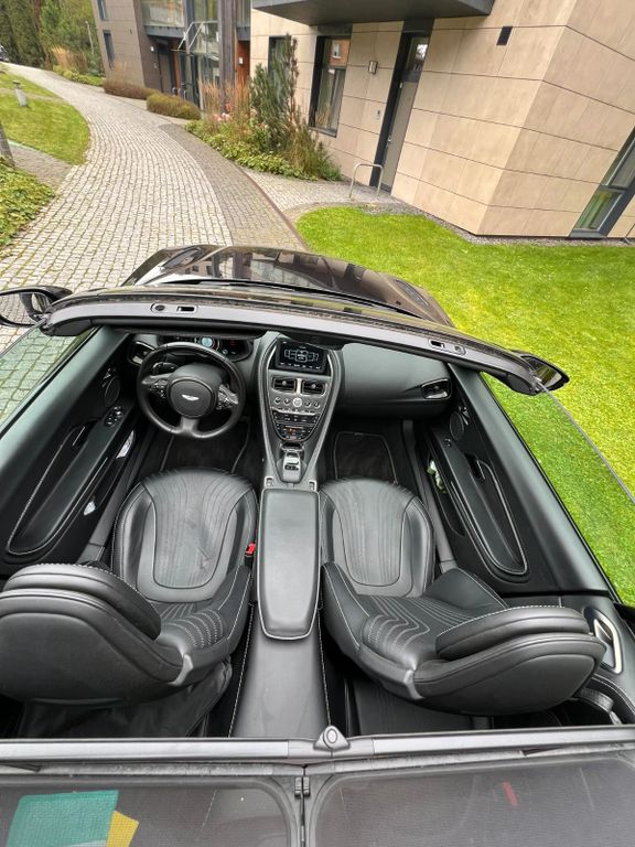 Aston Martin DB11 2020