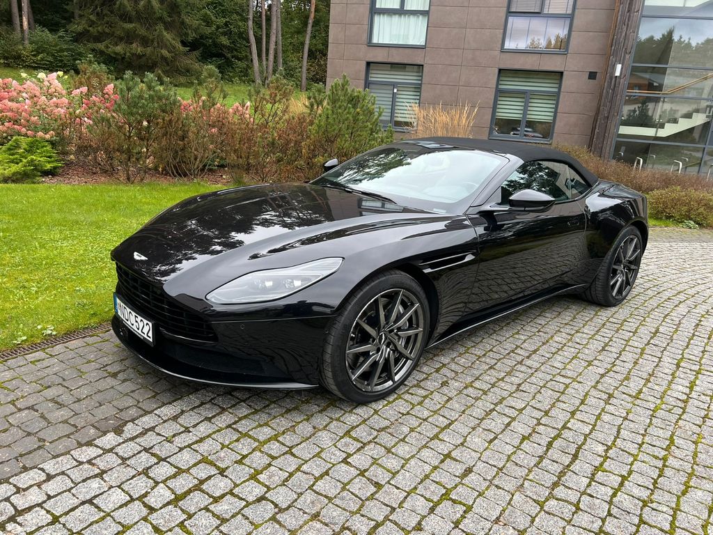 Aston Martin DB11 2020