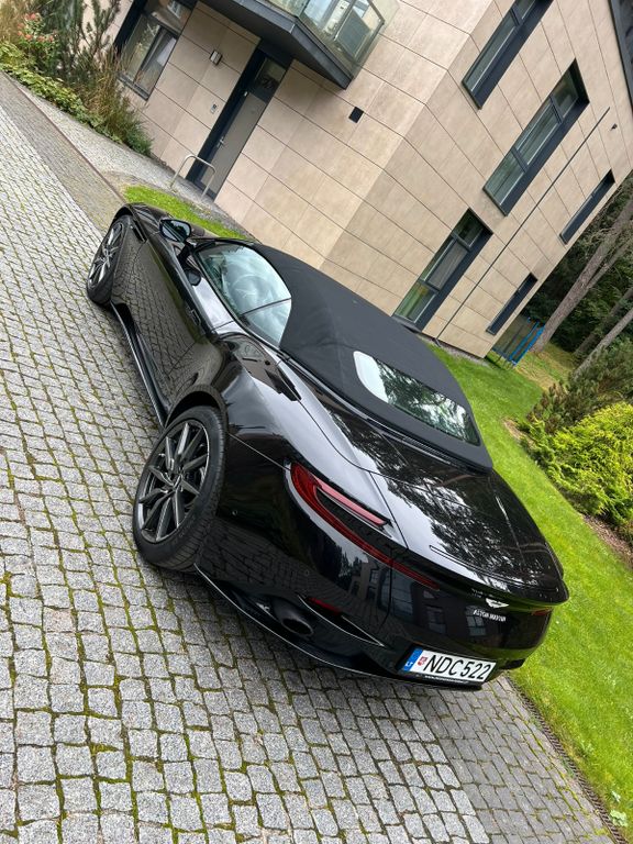 Aston Martin DB11 2020