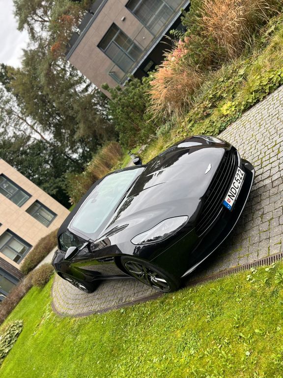 Aston Martin DB11 2020