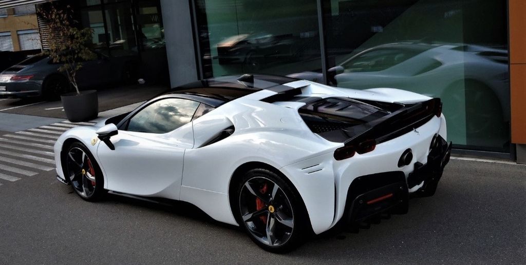 Ferrari SF90 2021