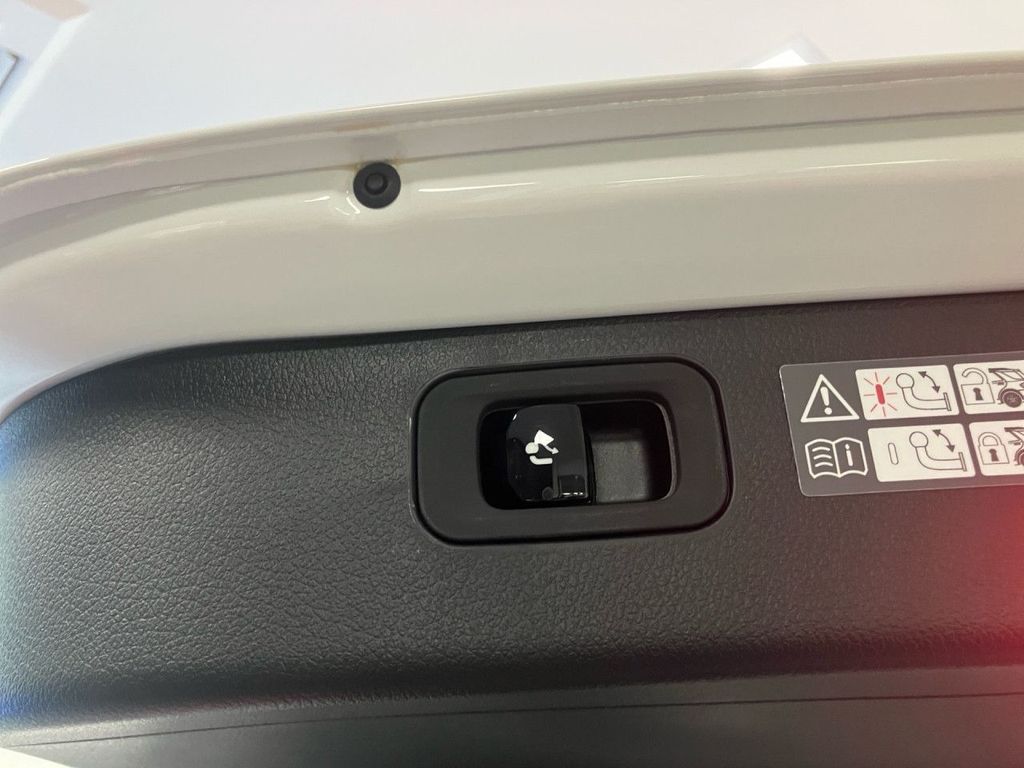 Mercedes-Benz C 220 2025