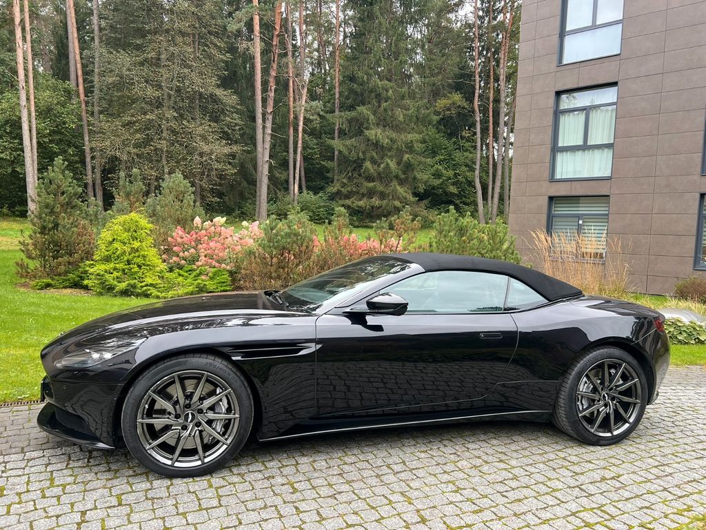 Aston Martin DB11 2020