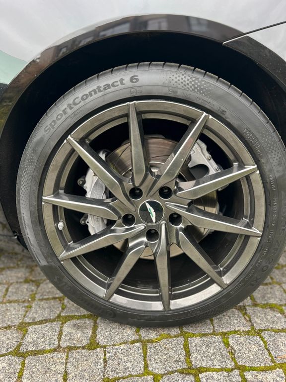 Aston Martin DB11 2020