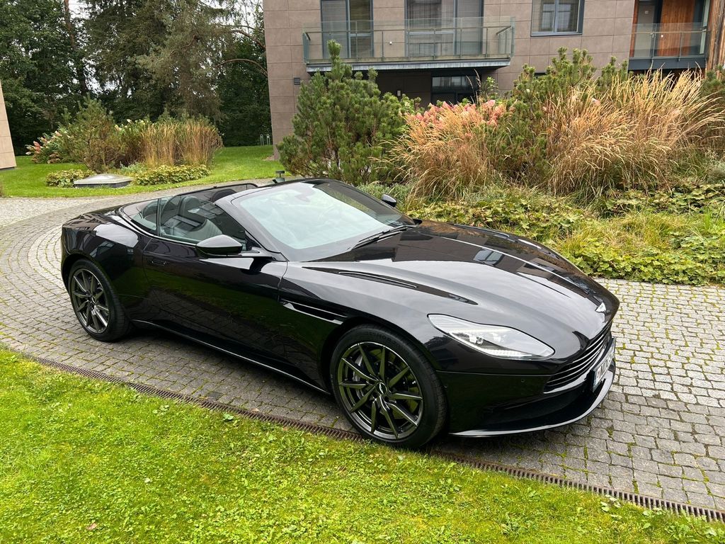 Aston Martin DB11 2020