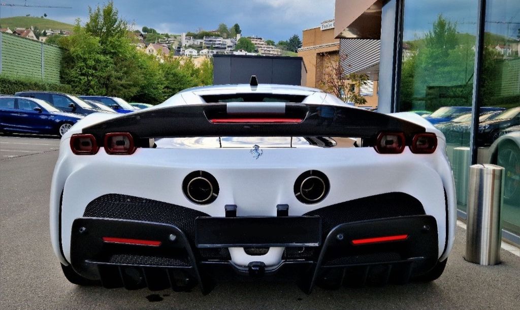 Ferrari SF90 2021