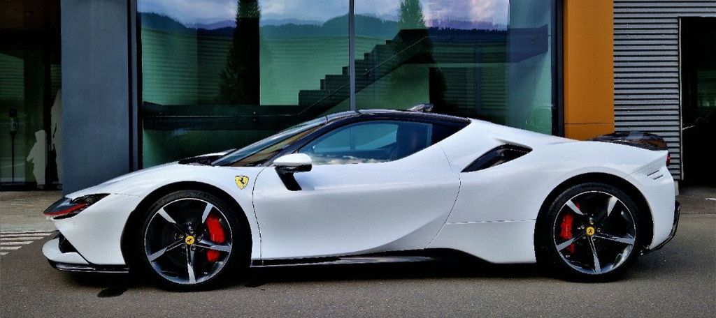 Ferrari SF90 2021