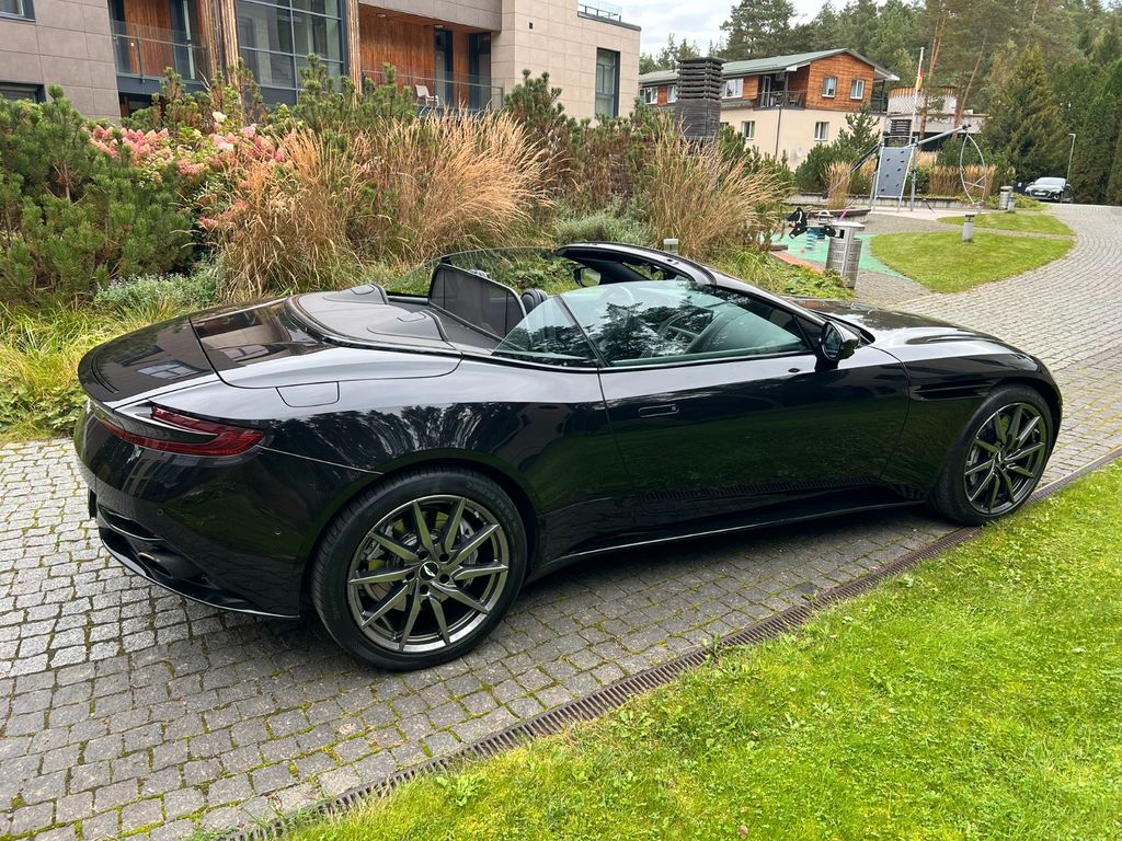 Aston Martin DB11 2020