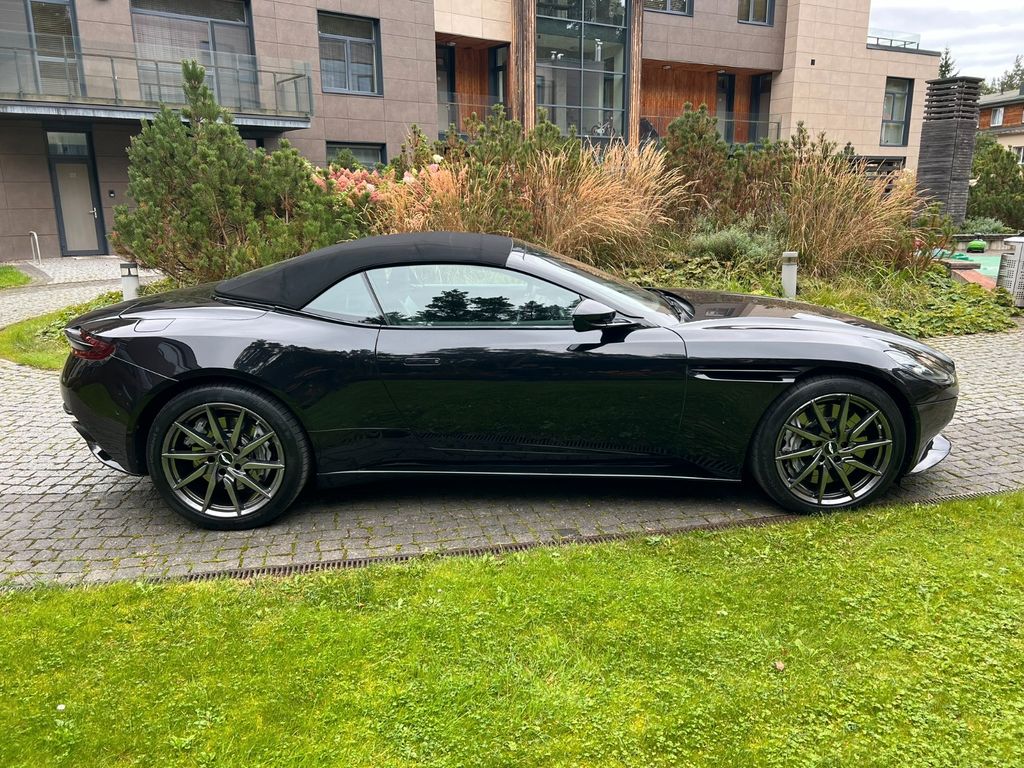 Aston Martin DB11 2020