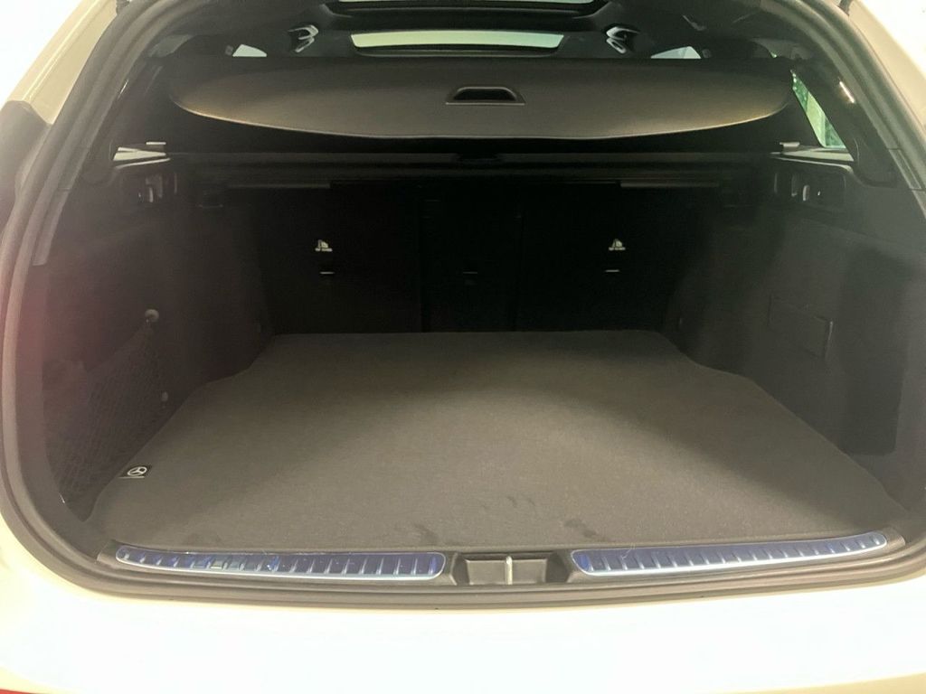 Mercedes-Benz C 220 2025