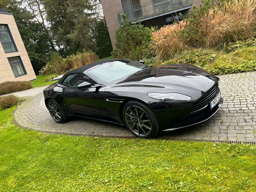 Aston Martin DB11 2020