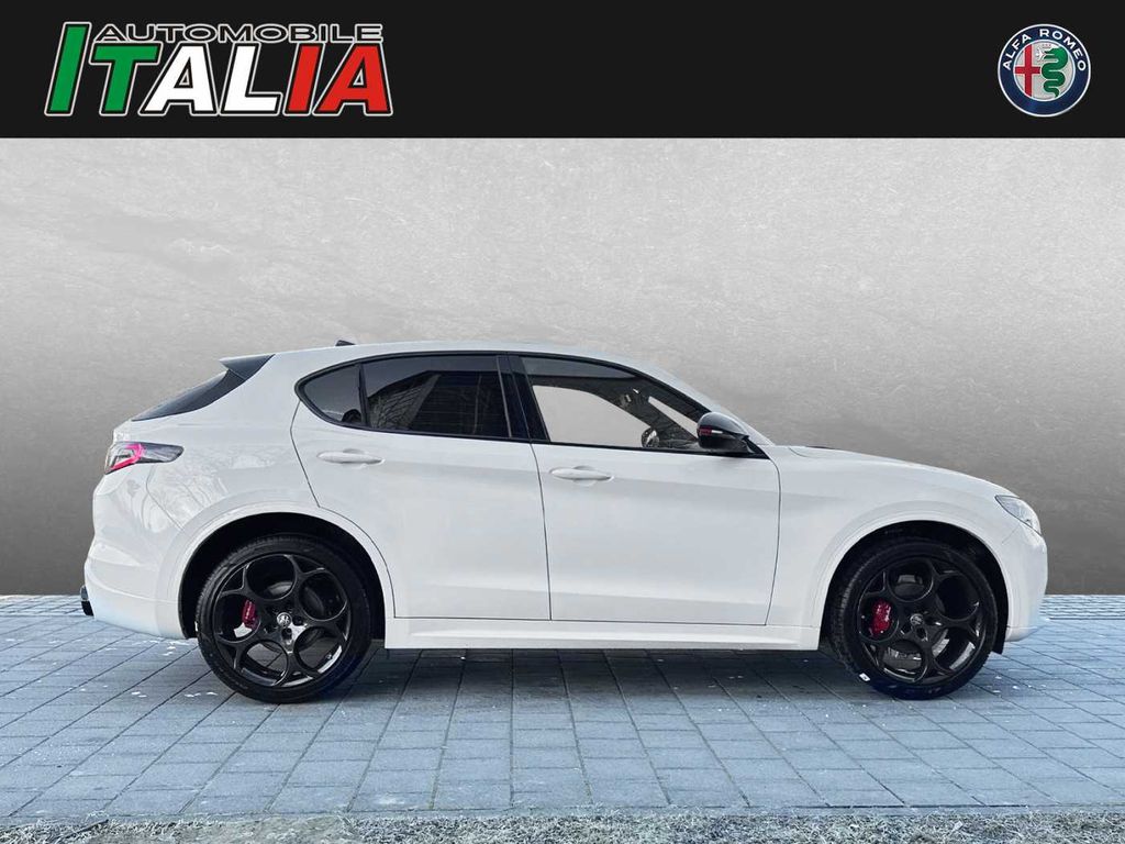 Alfa Romeo Stelvio 2025