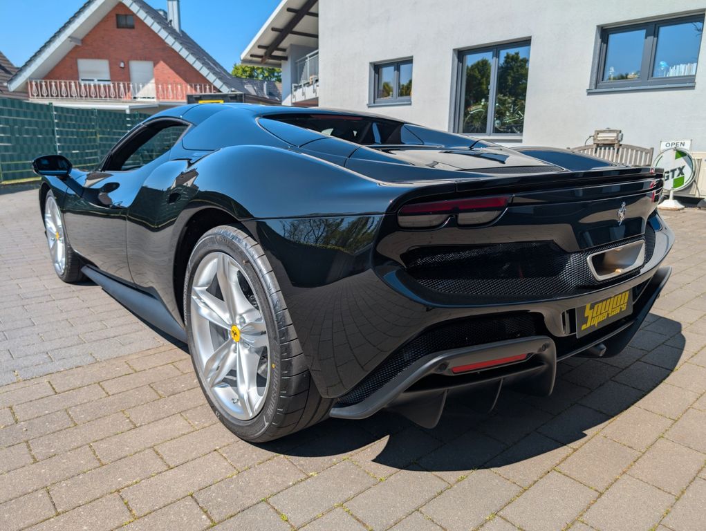 Ferrari 296 GTS 2025