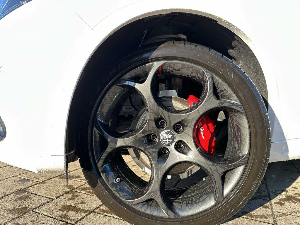 Alfa Romeo Stelvio 2025