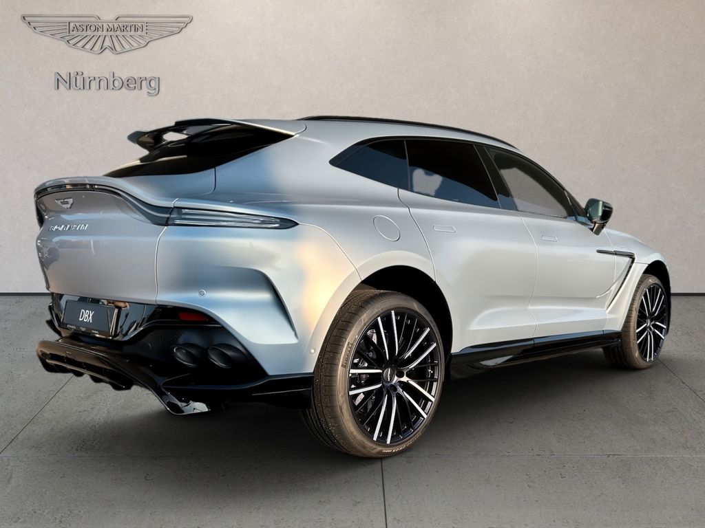 Aston Martin DBX 2025