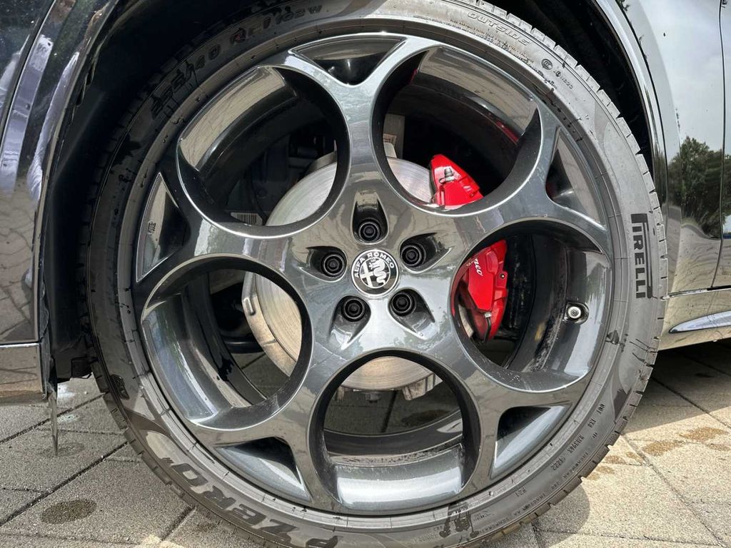 Alfa Romeo Stelvio 2023