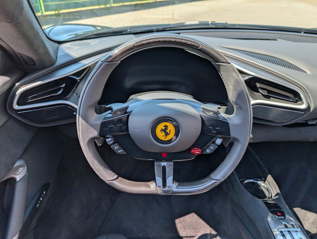 Ferrari 296 GTS 2025