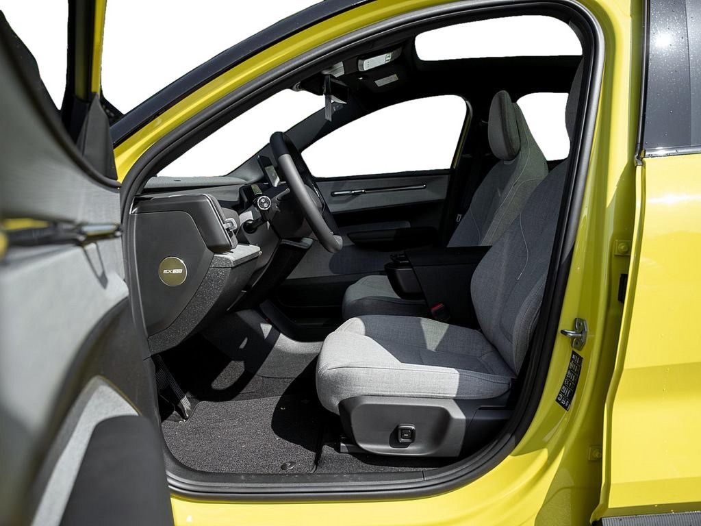 Volvo EX30 2025