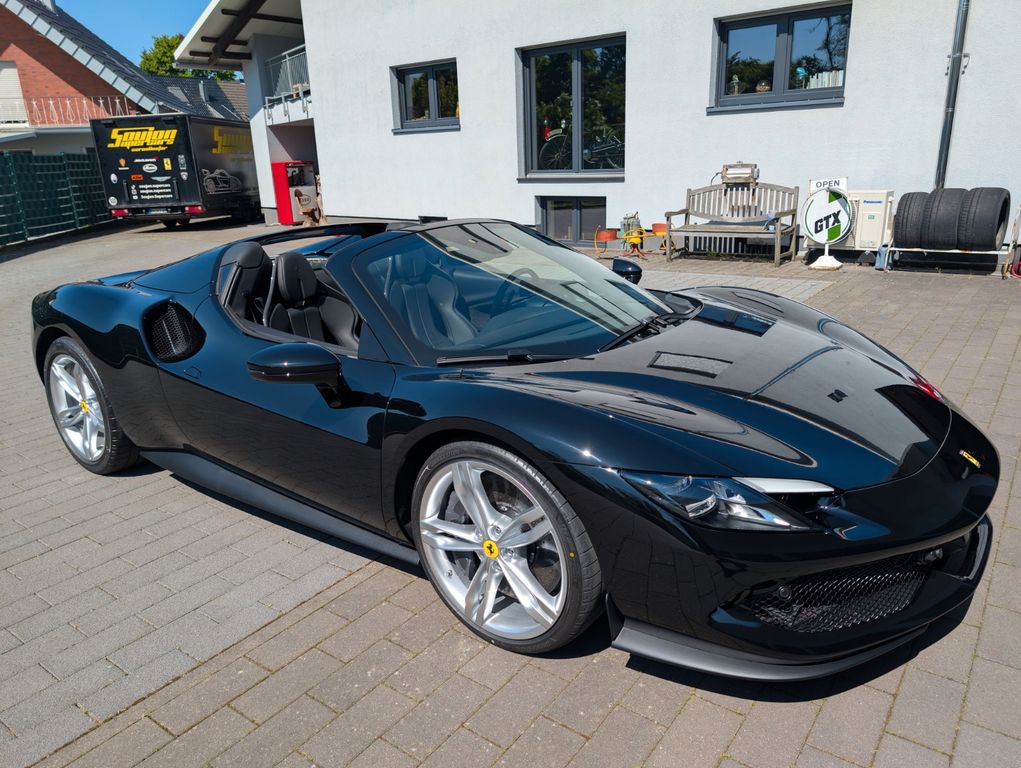 Ferrari 296 GTS 2025