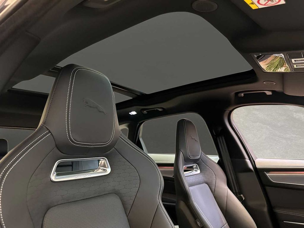 Jaguar F-Pace 2023