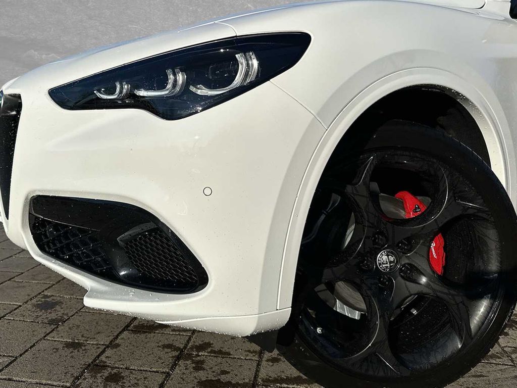 Alfa Romeo Stelvio 2025